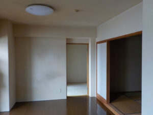 広島市中区　クロス貼替工事　施工前