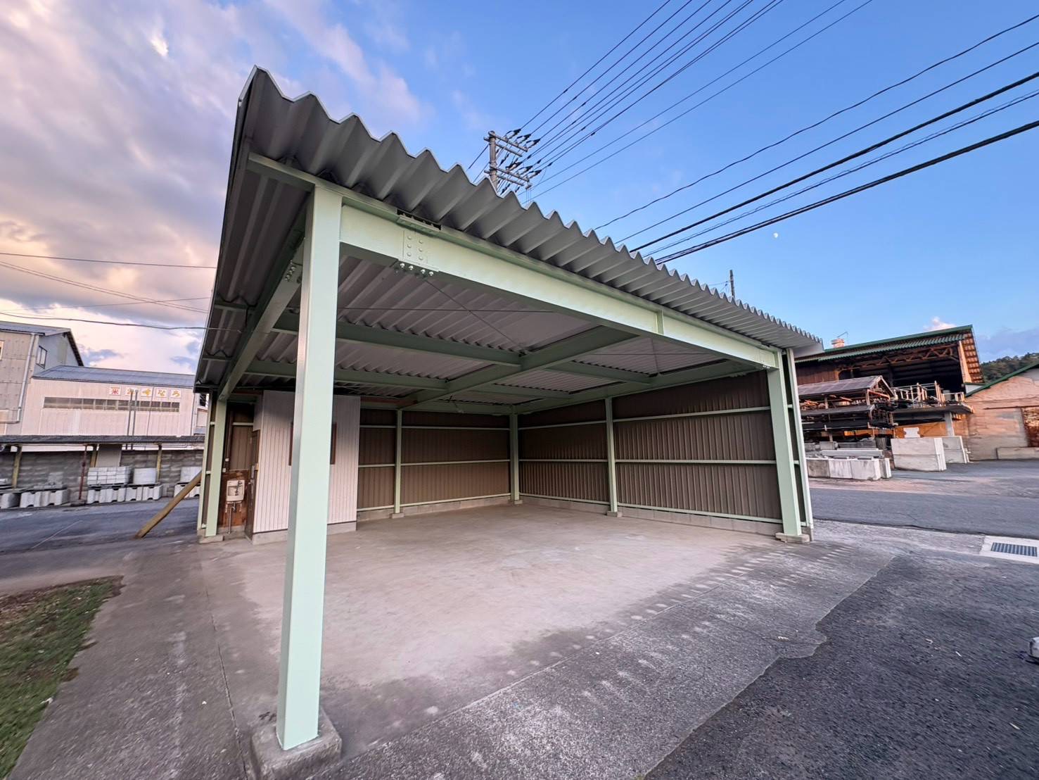 北広島町　鉄骨車庫塗装工事after